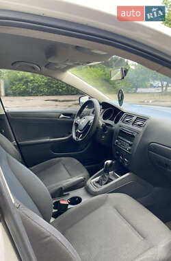 Седан Volkswagen Jetta 2015 в 