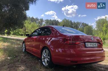 Седан Volkswagen Jetta 2015 в 