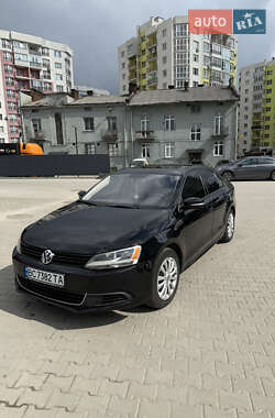 Седан Volkswagen Jetta 2014 в Львові