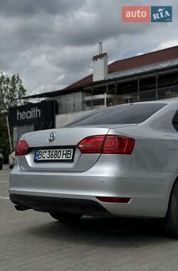 Седан Volkswagen Jetta 2014 в 
