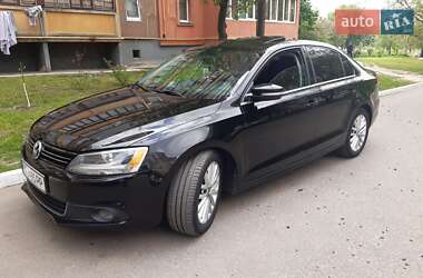 Седан Volkswagen Jetta 2012 в 