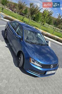 Седан Volkswagen Jetta 2016 в 