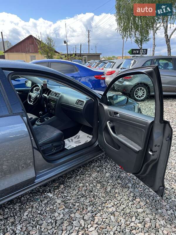 Седан Volkswagen Jetta 2015 в Смеле