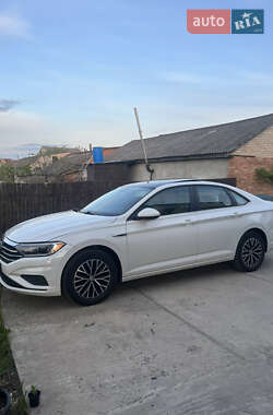 Седан Volkswagen Jetta 2018 в 