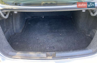 Седан Volkswagen Jetta 2011 в 
