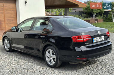 Седан Volkswagen Jetta 2015 в 