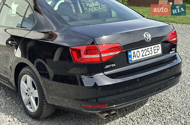 Седан Volkswagen Jetta 2015 в 