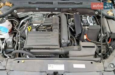 Седан Volkswagen Jetta 2016 в 