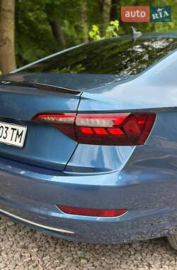 Седан Volkswagen Jetta 2019 в 