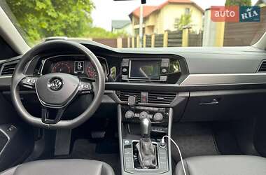 Седан Volkswagen Jetta 2019 в 