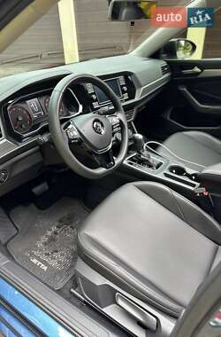 Седан Volkswagen Jetta 2019 в 