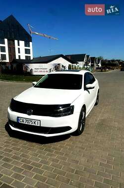 Седан Volkswagen Jetta 2013 в Умані