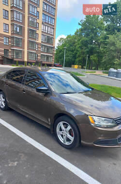 Седан Volkswagen Jetta 2013 в Чернигове