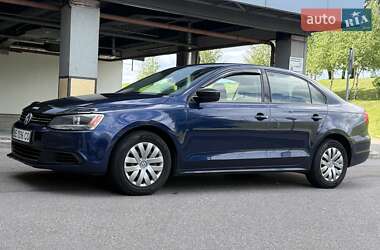 Седан Volkswagen Jetta 2013 в 