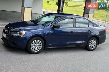 Седан Volkswagen Jetta 2013 в 