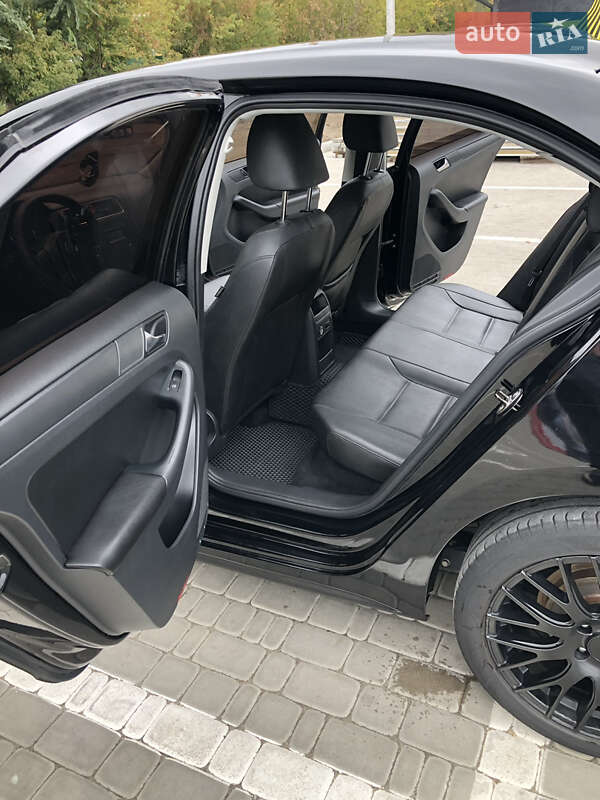 Седан Volkswagen Jetta 2011 в Ворзелі