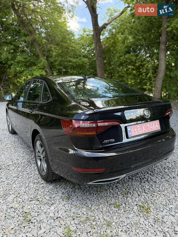 Седан Volkswagen Jetta 2018 в Львові
