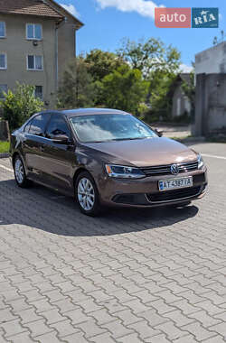 Седан Volkswagen Jetta 2013 в Ивано-Франковске