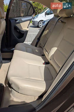Седан Volkswagen Jetta 2013 в 