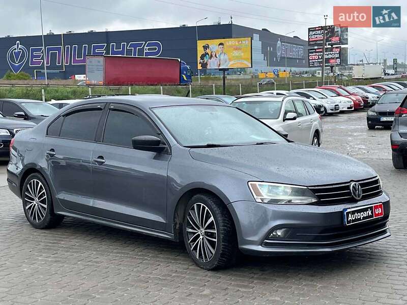 Седан Volkswagen Jetta 2016 в Львові