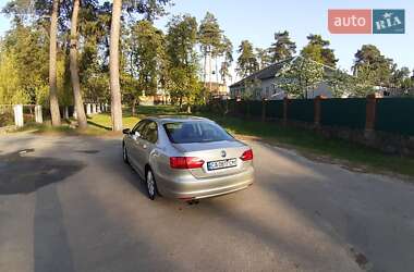 Седан Volkswagen Jetta 2012 в 