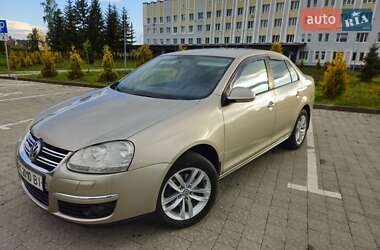Седан Volkswagen Jetta 2008 в 