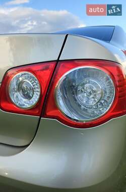 Седан Volkswagen Jetta 2008 в 
