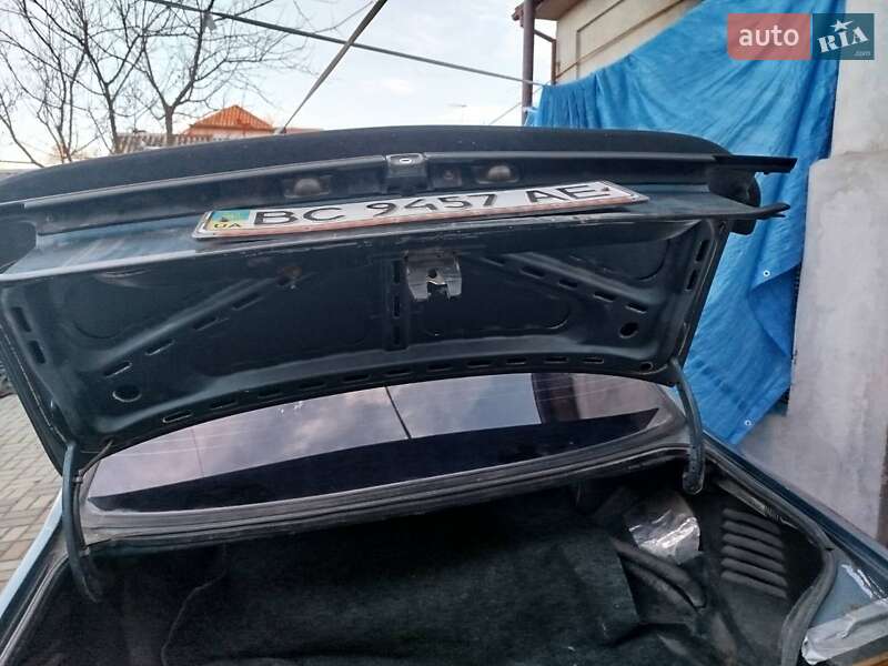 Седан Volkswagen Jetta 1988 в Львове