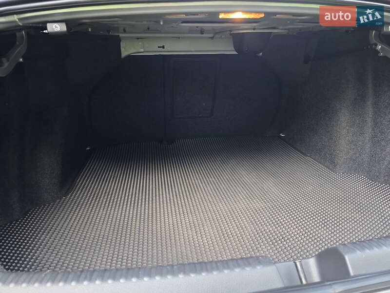 Седан Volkswagen Jetta 2015 в Киеве