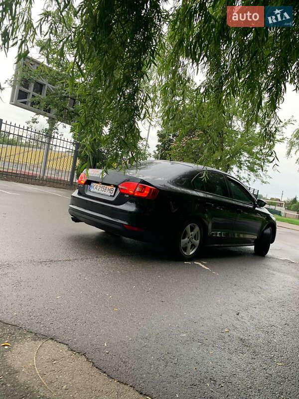 Седан Volkswagen Jetta 2012 в Житомире