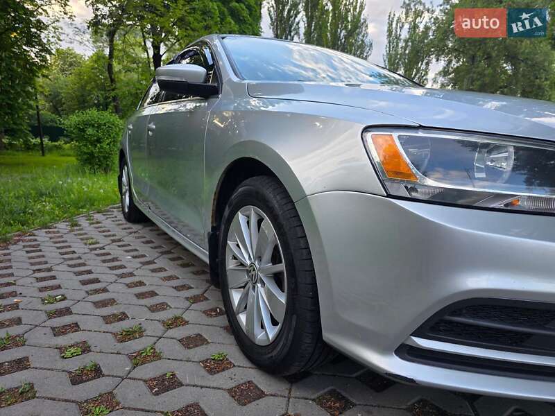 Седан Volkswagen Jetta 2015 в Киеве