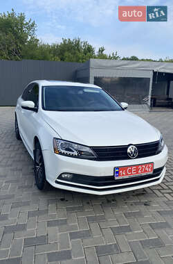 Седан Volkswagen Jetta 2016 в 