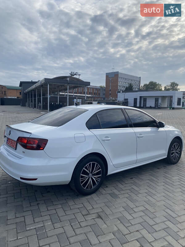 Седан Volkswagen Jetta 2016 в Полтаве