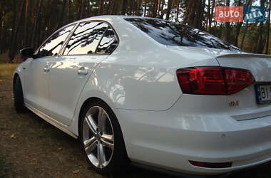 Седан Volkswagen Jetta 2016 в 