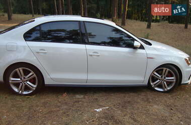 Седан Volkswagen Jetta 2016 в 