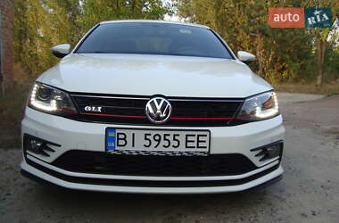 Седан Volkswagen Jetta 2016 в 
