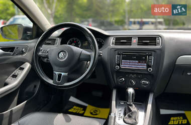 Седан Volkswagen Jetta 2013 в 