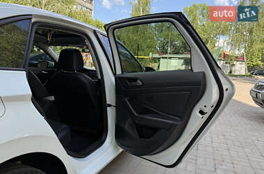 Седан Volkswagen Jetta 2018 в 