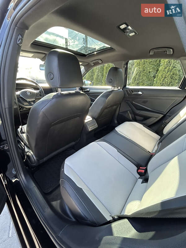 Седан Volkswagen Jetta 2019 в Черкасах