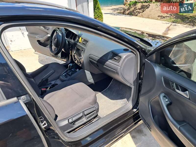 Седан Volkswagen Jetta 2015 в Новомосковську