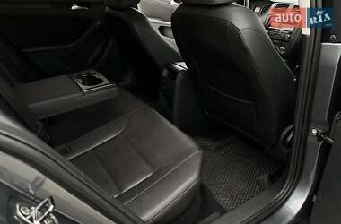 Седан Volkswagen Jetta 2012 в 