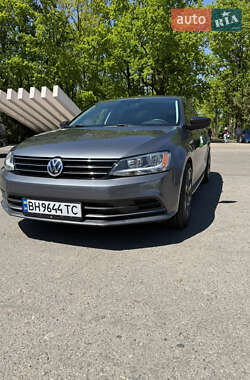 Седан Volkswagen Jetta 2015 в 