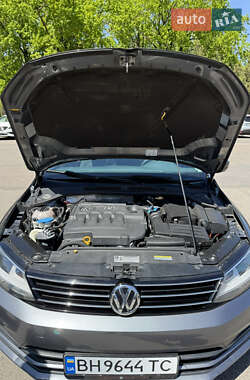 Седан Volkswagen Jetta 2015 в 
