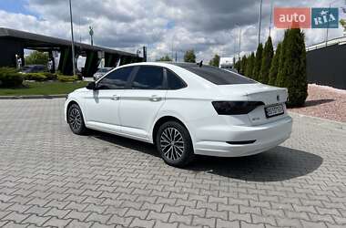 Седан Volkswagen Jetta 2018 в 