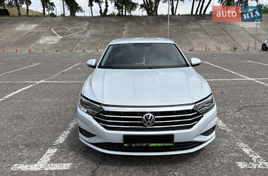 Седан Volkswagen Jetta 2018 в Києві