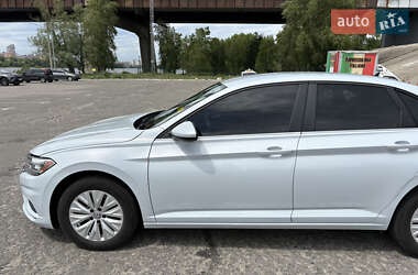 Седан Volkswagen Jetta 2018 в 
