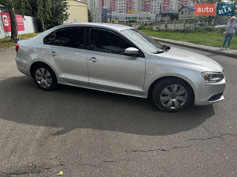 Седан Volkswagen Jetta 2013 в Броварах