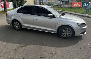 Седан Volkswagen Jetta 2013 в 