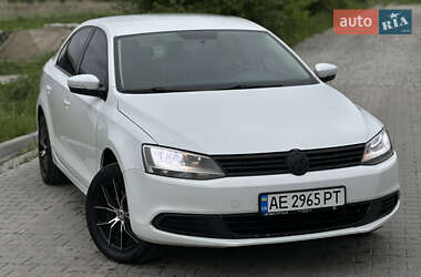 Седан Volkswagen Jetta 2014 в 