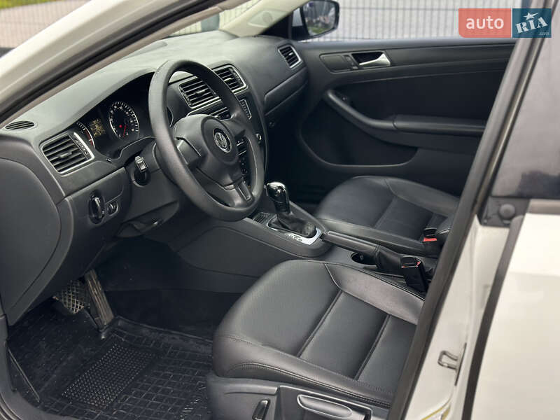 Седан Volkswagen Jetta 2014 в Ивано-Франковске
